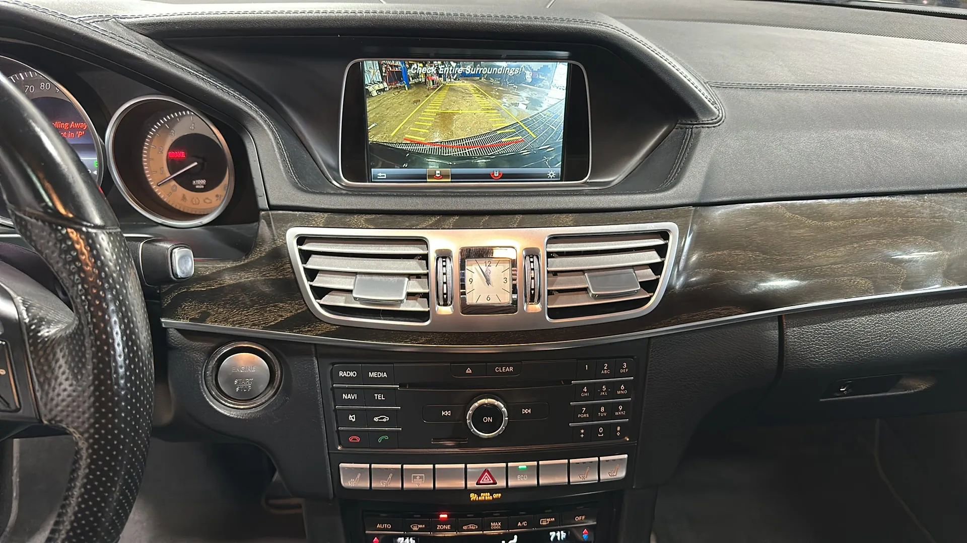 Used 2016 Mercedes-Benz E 400 4MATIC Sedan image 23