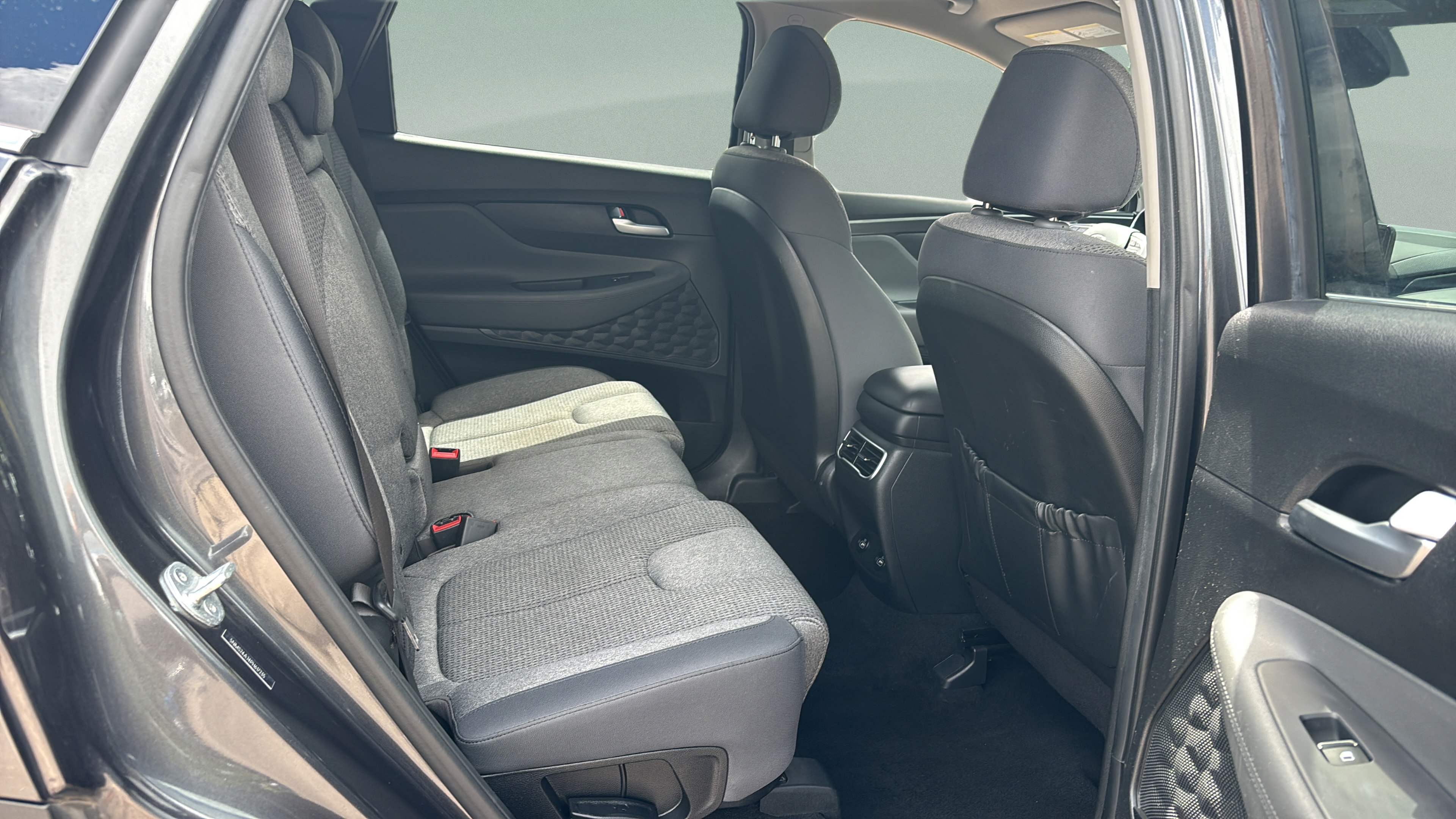 Used 2023 Hyundai Santa Fe SEL FWD image 19