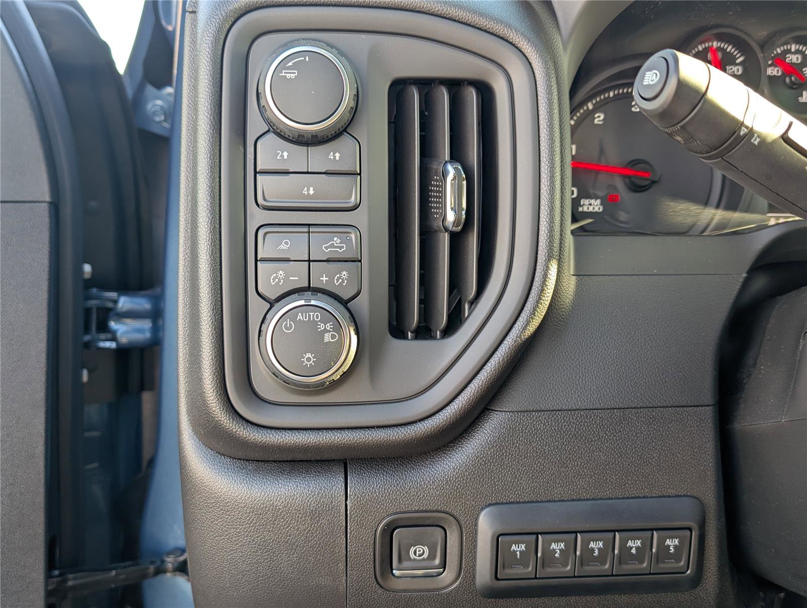 New 2026 Chevrolet Silverado 2500 Custom image 18