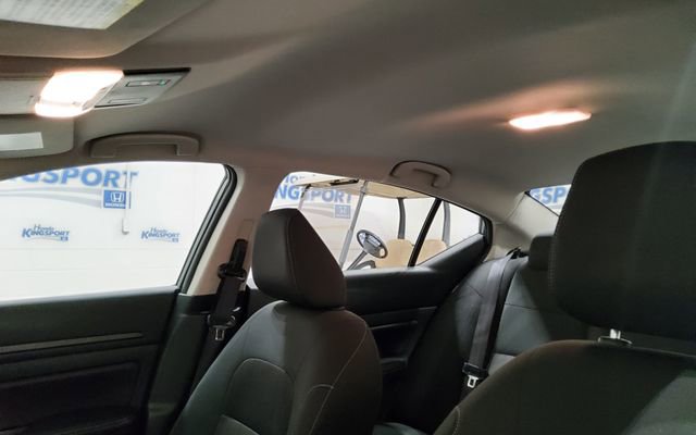 Used 2025 Nissan Altima 2.5 SV FWD image 27