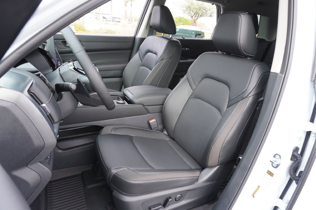 Certified 2026 Nissan Pathfinder SL w/ SL Premium Package AWD/4WD image 15