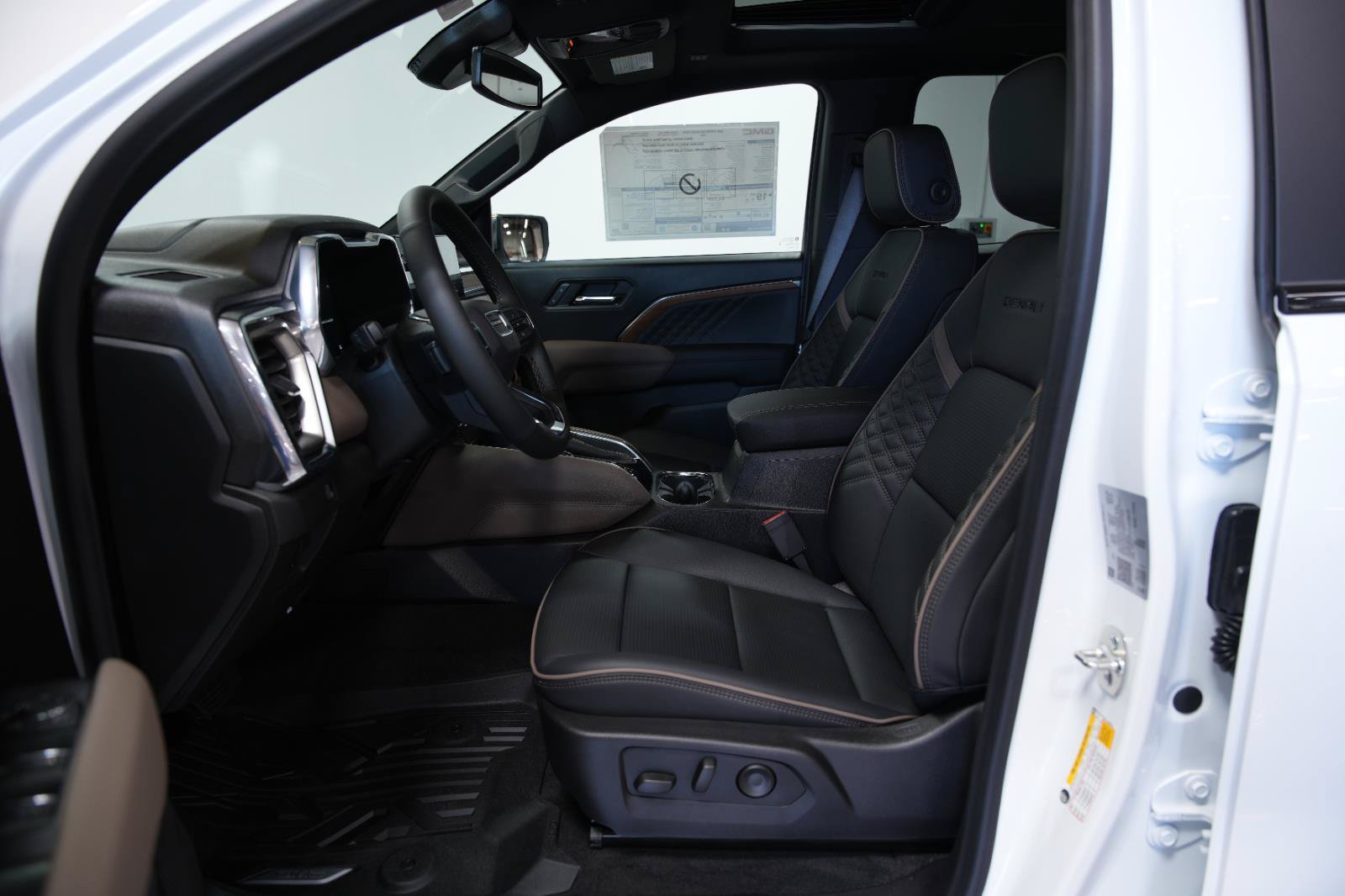 New 2026 GMC Canyon Denali AWD/4WD image 29