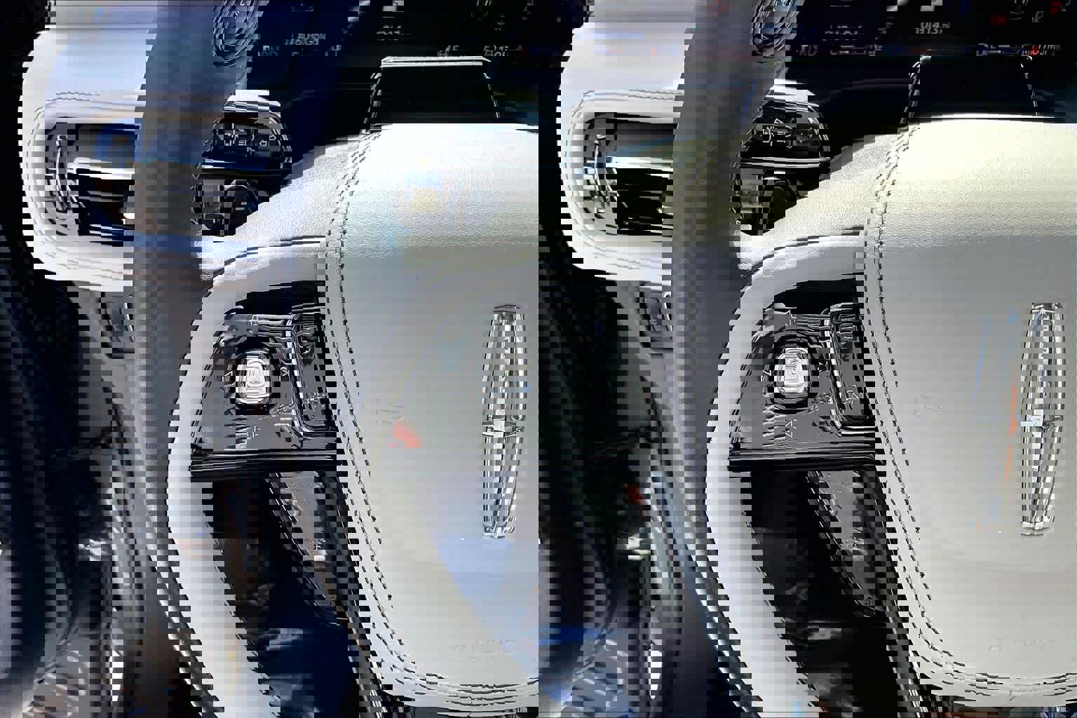 Used 2025 Lincoln Aviator Reserve w/ Equipment Group 201A image 23