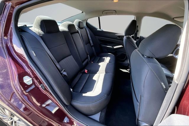 Used 2024 Nissan Altima 2.5 SV FWD image 24