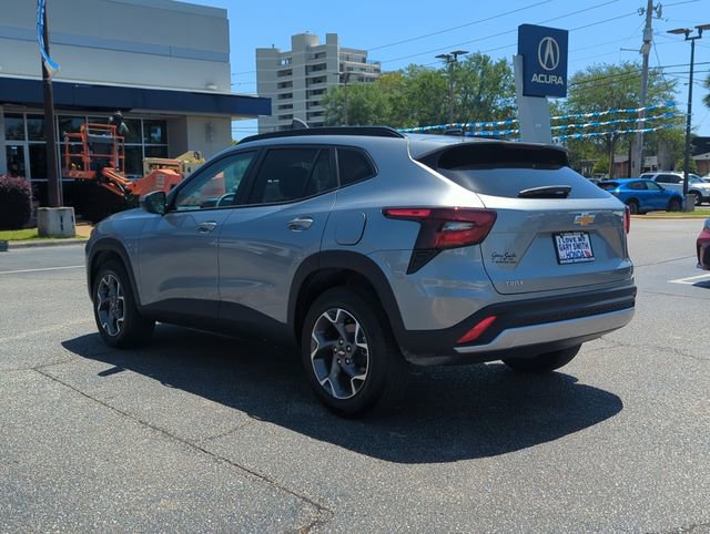 Used 2026 Chevrolet Trax LT w/ Driver Confidence Package image 6