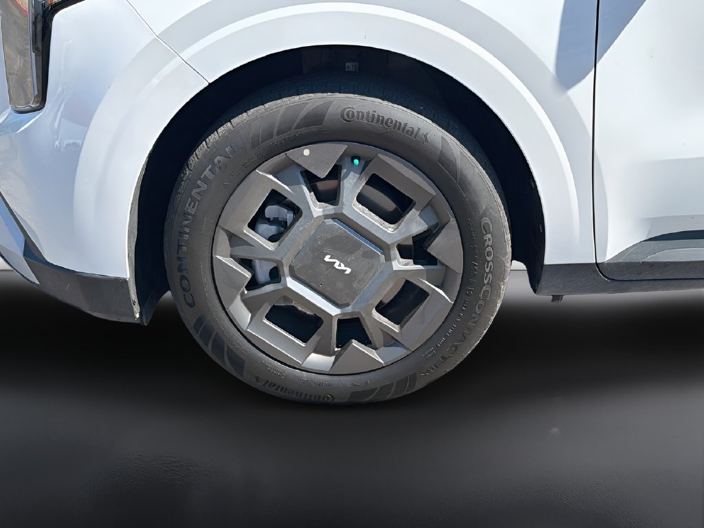 Used 2025 Kia Carnival EX FWD image 32