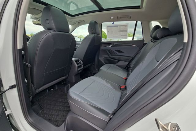 New 2026 Volkswagen Tiguan SE FWD image 21