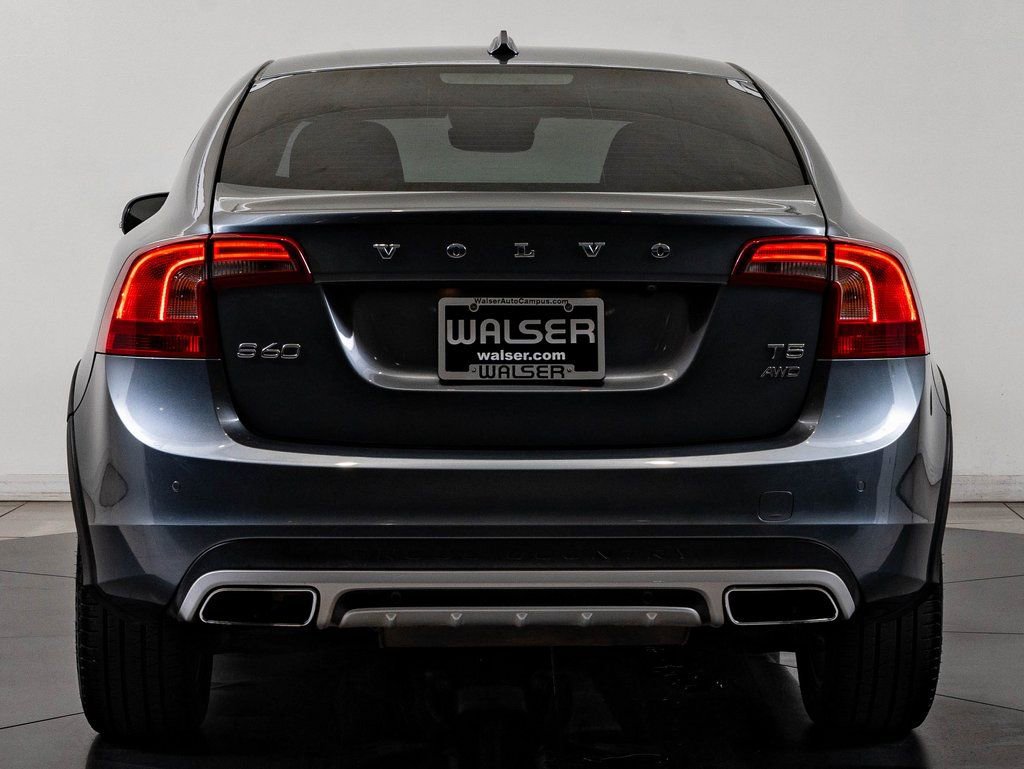 Used 2018 Volvo S60 T5 Cross Country Platinum image 7