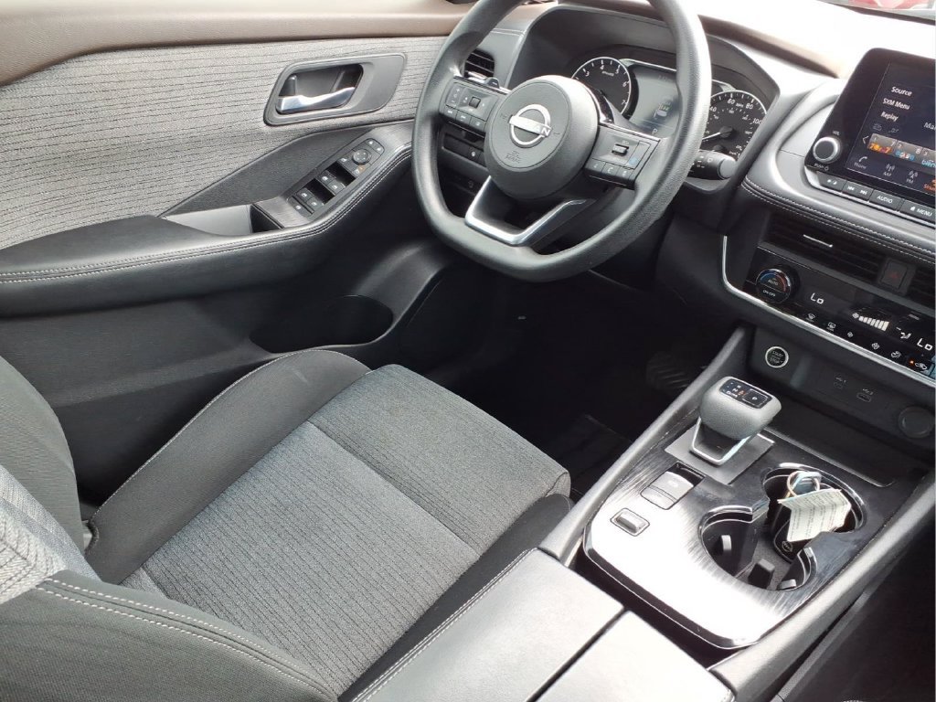 Used 2023 Nissan Rogue SV FWD image 9