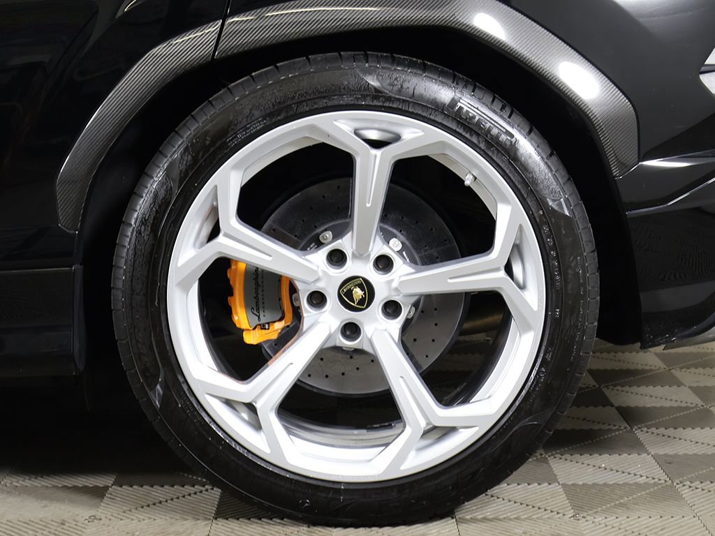 Used 2022 Lamborghini Urus AWD/4WD image 30