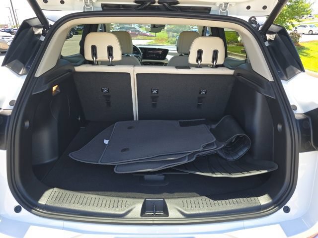 Used 2025 Buick Encore GX Avenir w/ Avenir Technology Package AWD/4WD image 16