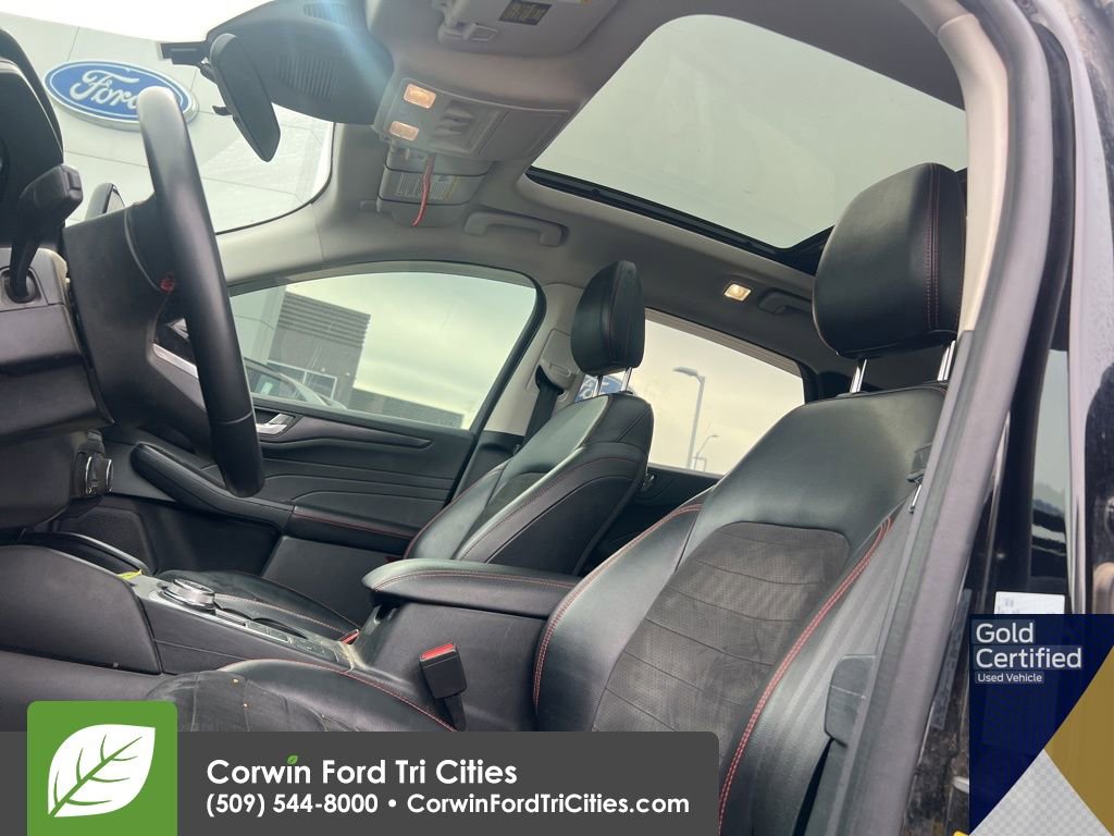 Used 2022 Ford Escape SEL w/ SEL Stealth AWD Package image 2