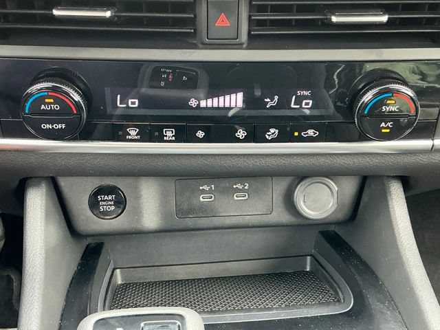 Used 2024 Nissan Rogue SV AWD/4WD image 27