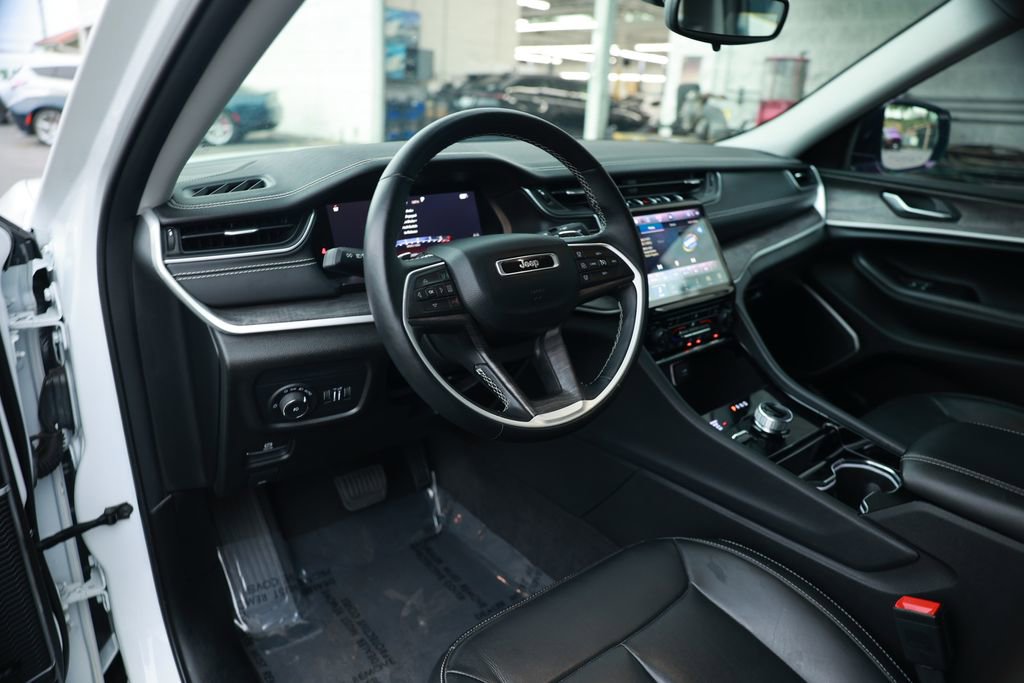 Used 2022 Jeep Grand Cherokee L Limited image 14