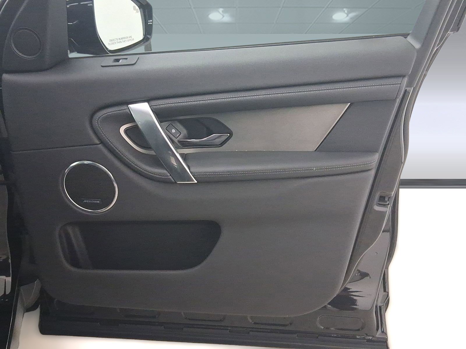 Used 2025 Land Rover Discovery Sport Dynamic SE image 34