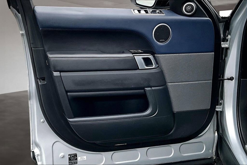 Used 2020 Land Rover Range Rover Sport HST image 23