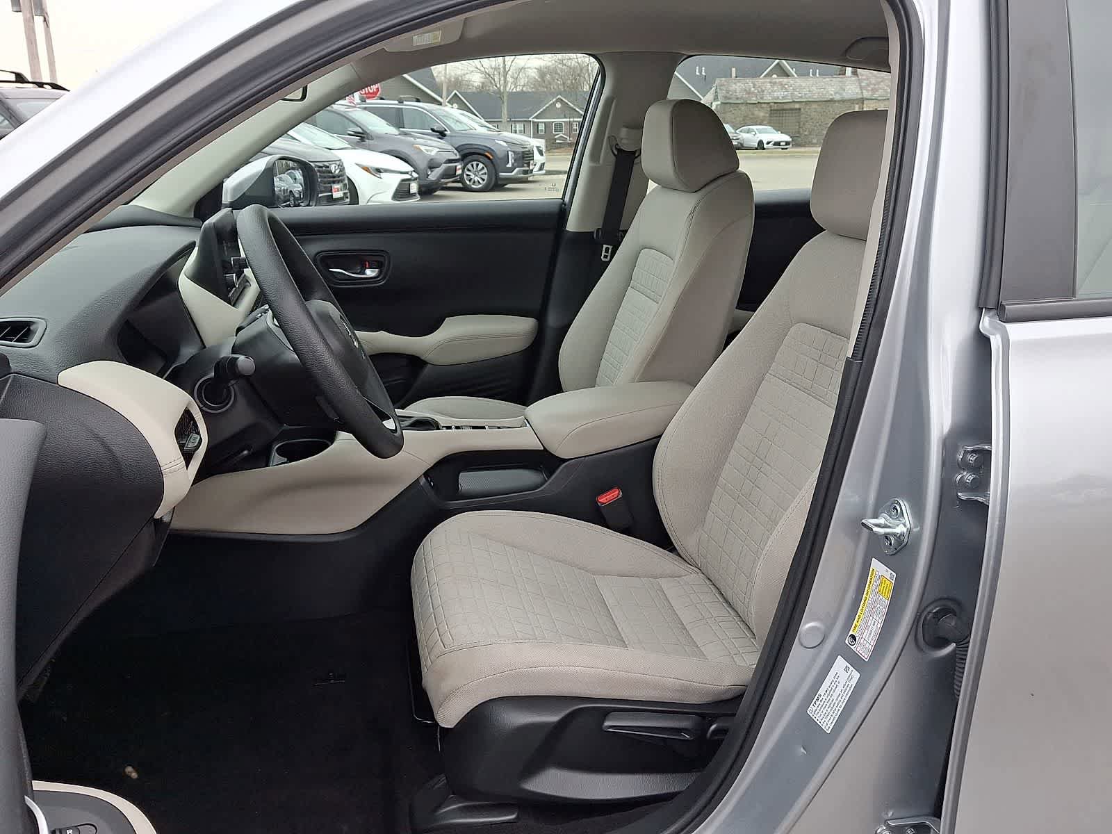 Used 2025 Honda HR-V LX image 11