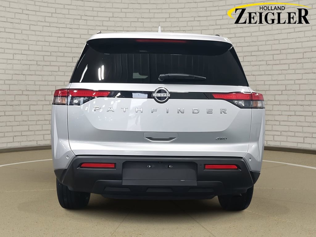 Used 2025 Nissan Pathfinder SV image 6