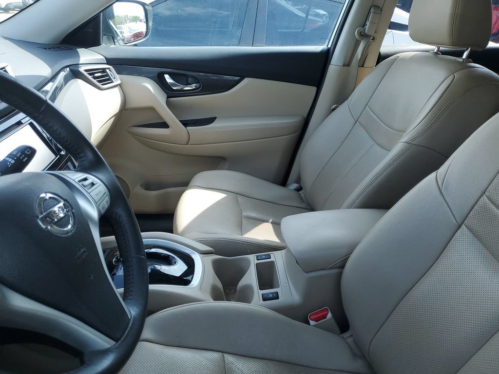 Certified 2016 Nissan Rogue SL w/ SL Premium Package FWD image 9