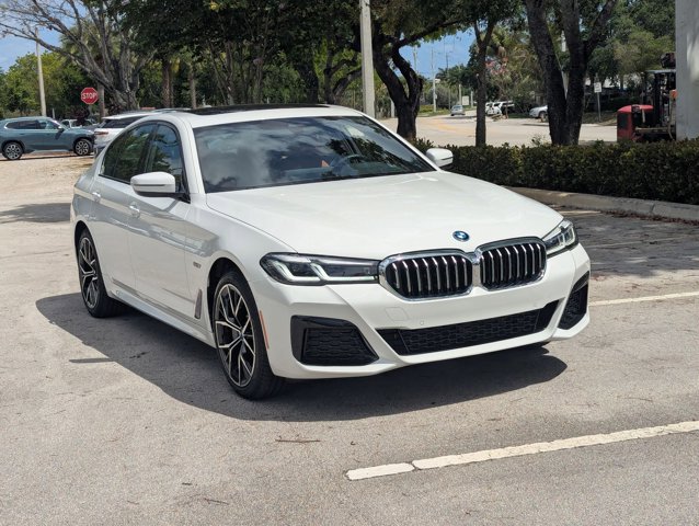 Certified 2023 BMW 530e w/ M Sport Package image 3