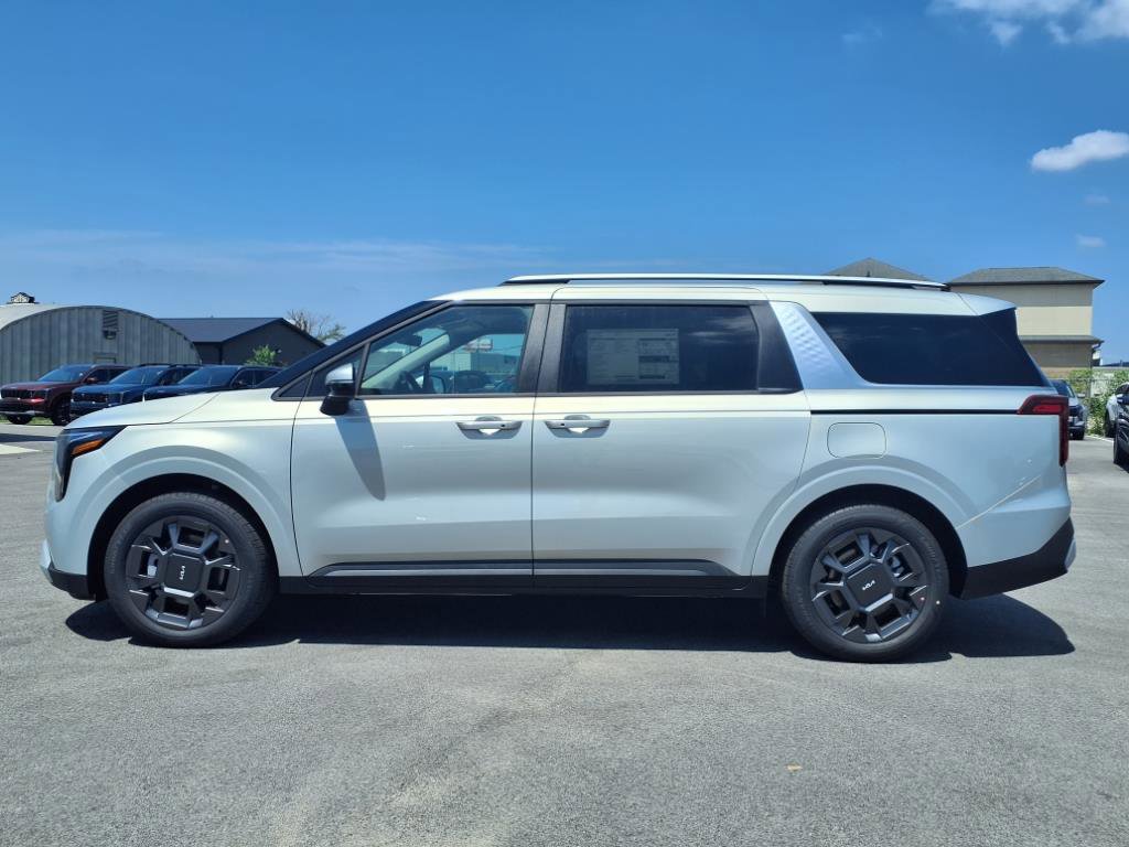 New 2026 Kia Carnival EX image 3