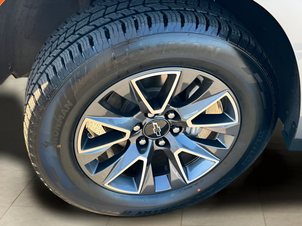 Used 2022 Chevrolet Suburban Z71 AWD/4WD image 9