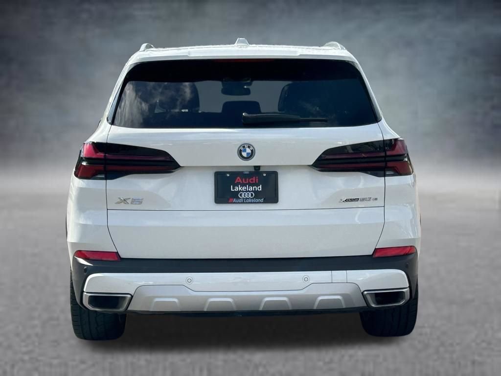 Used 2025 BMW X5 xDrive50e AWD/4WD image 4