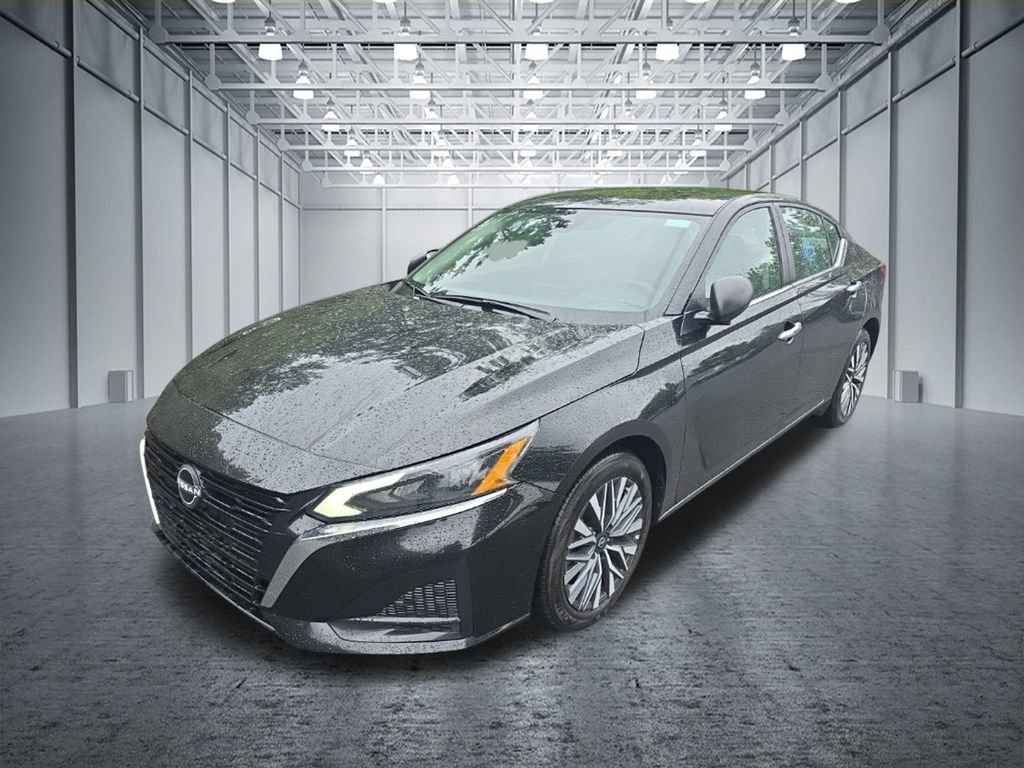 Certified 2025 Nissan Altima 2.5 SV FWD image 3