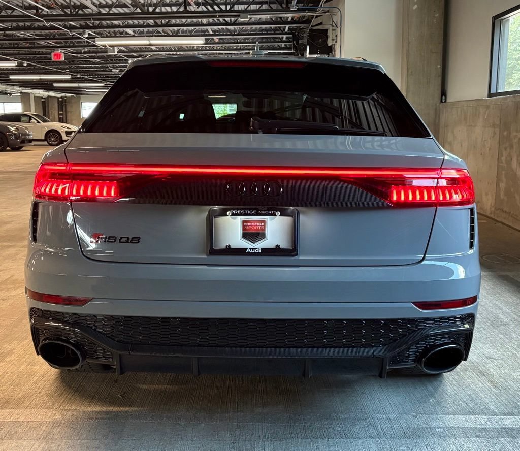 Used 2023 Audi RS Q8 AWD/4WD image 7