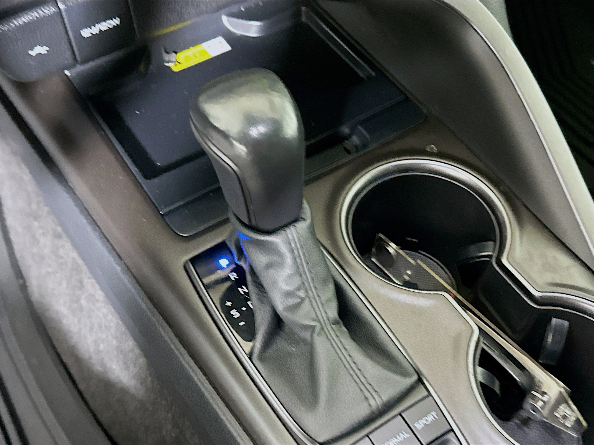 Used 2022 Toyota Camry XSE FWD image 21