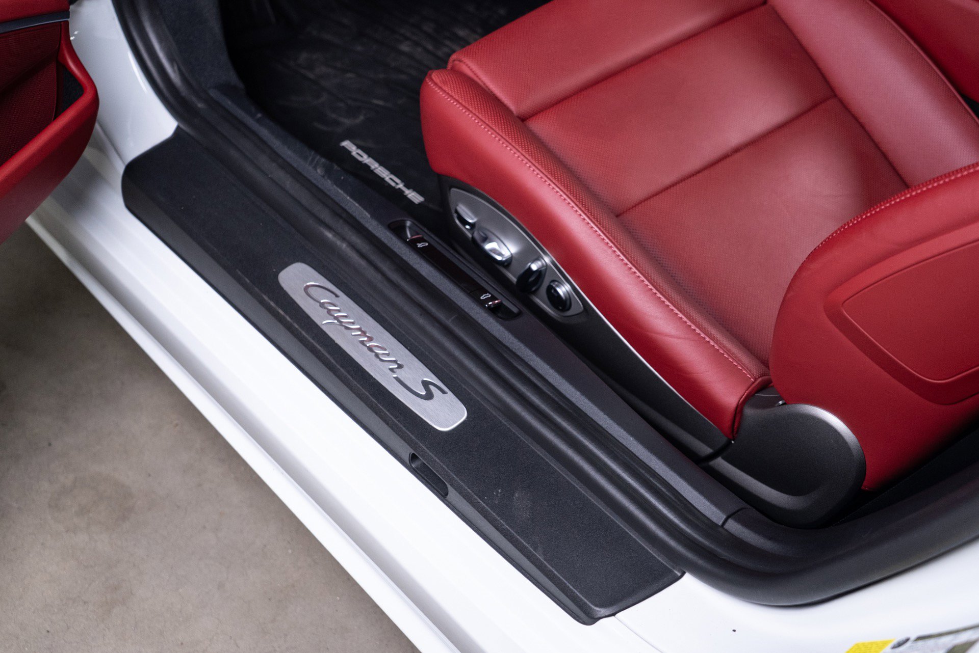 Used 2024 Porsche 718 Cayman S image 49