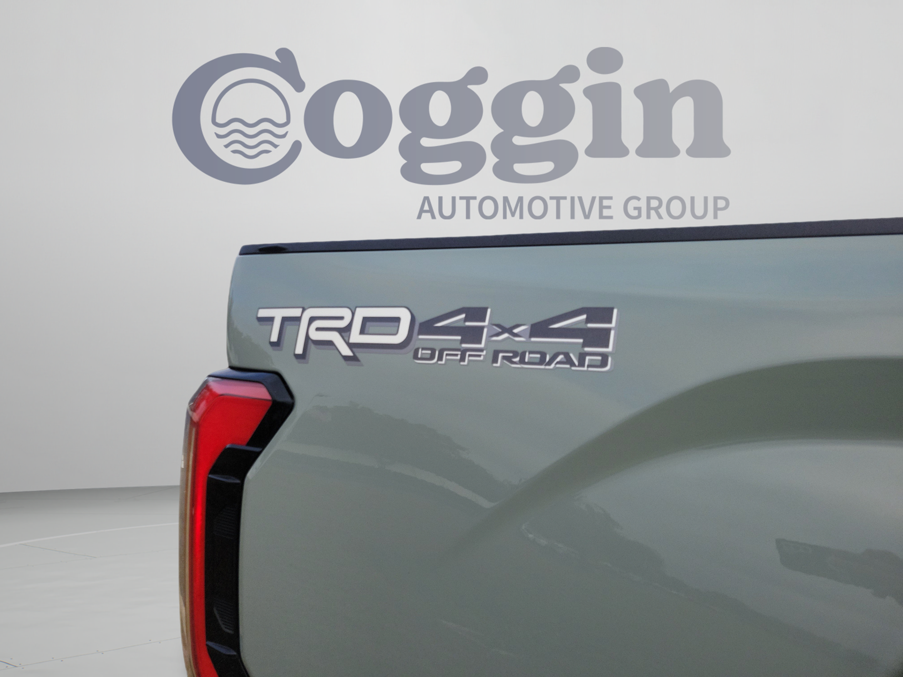 Used 2025 Toyota Tundra Limited w/ TRD Off-Road Package AWD/4WD image 19