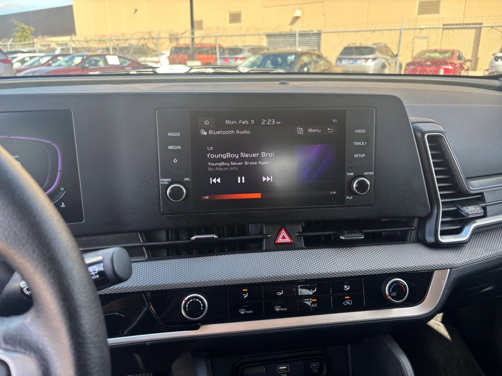 Used 2025 Kia Sportage LX image 20