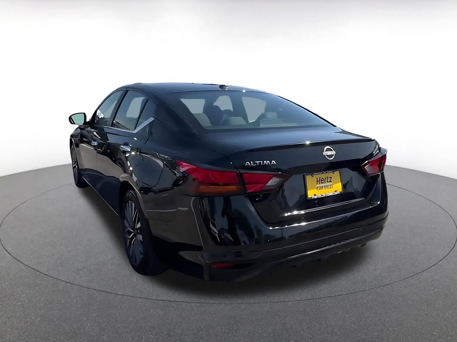 Used 2025 Nissan Altima 2.5 SV image 11