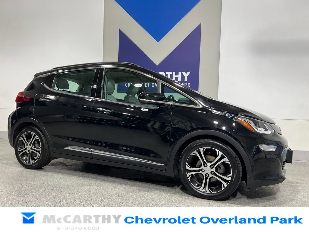 Used 2017 Chevrolet Bolt Premier w/ Driver Confidence II Package FWD image 3