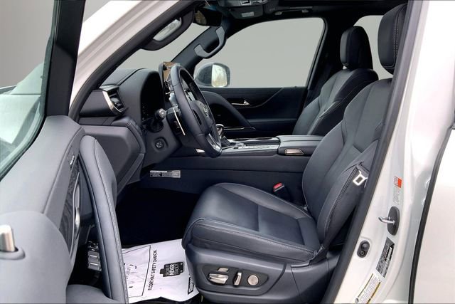 Used 2023 Lexus LX 600 4WD w/ Appearance Package image 18