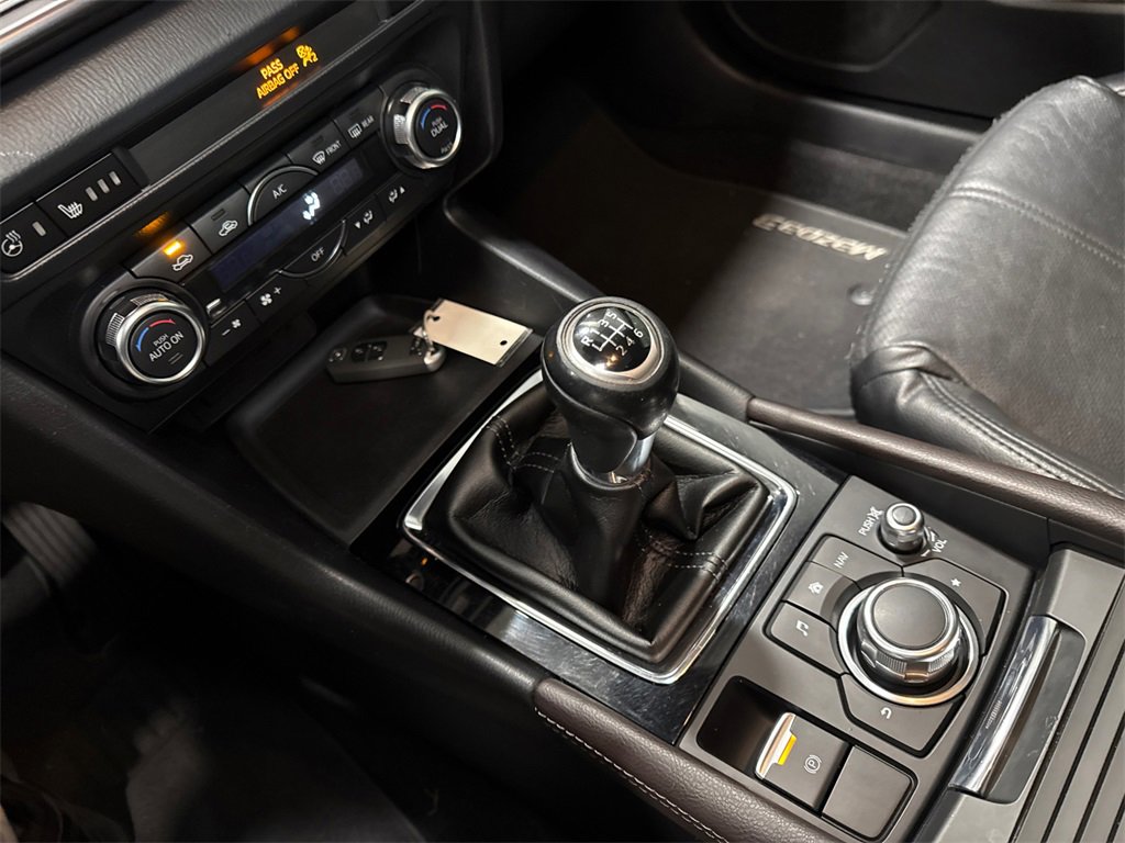 Used 2018 MAZDA MAZDA3 Grand Touring w/ Premium Equipment Package image 19