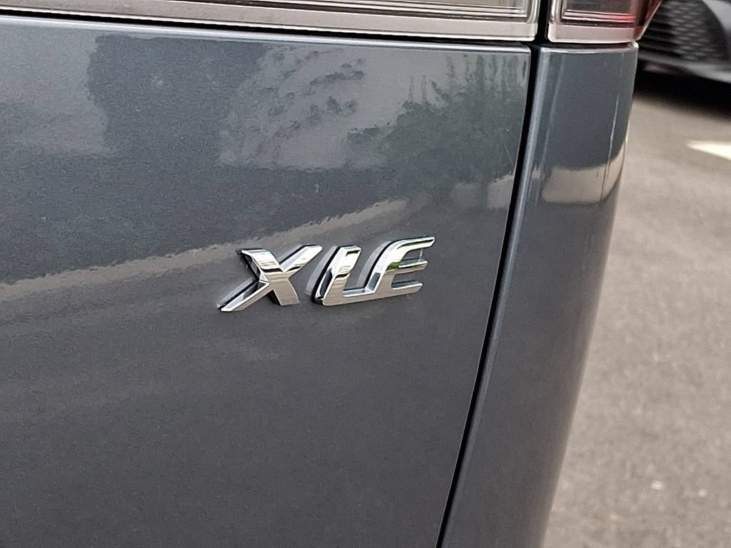 Certified 2025 Toyota Corolla Cross XLE FWD image 30