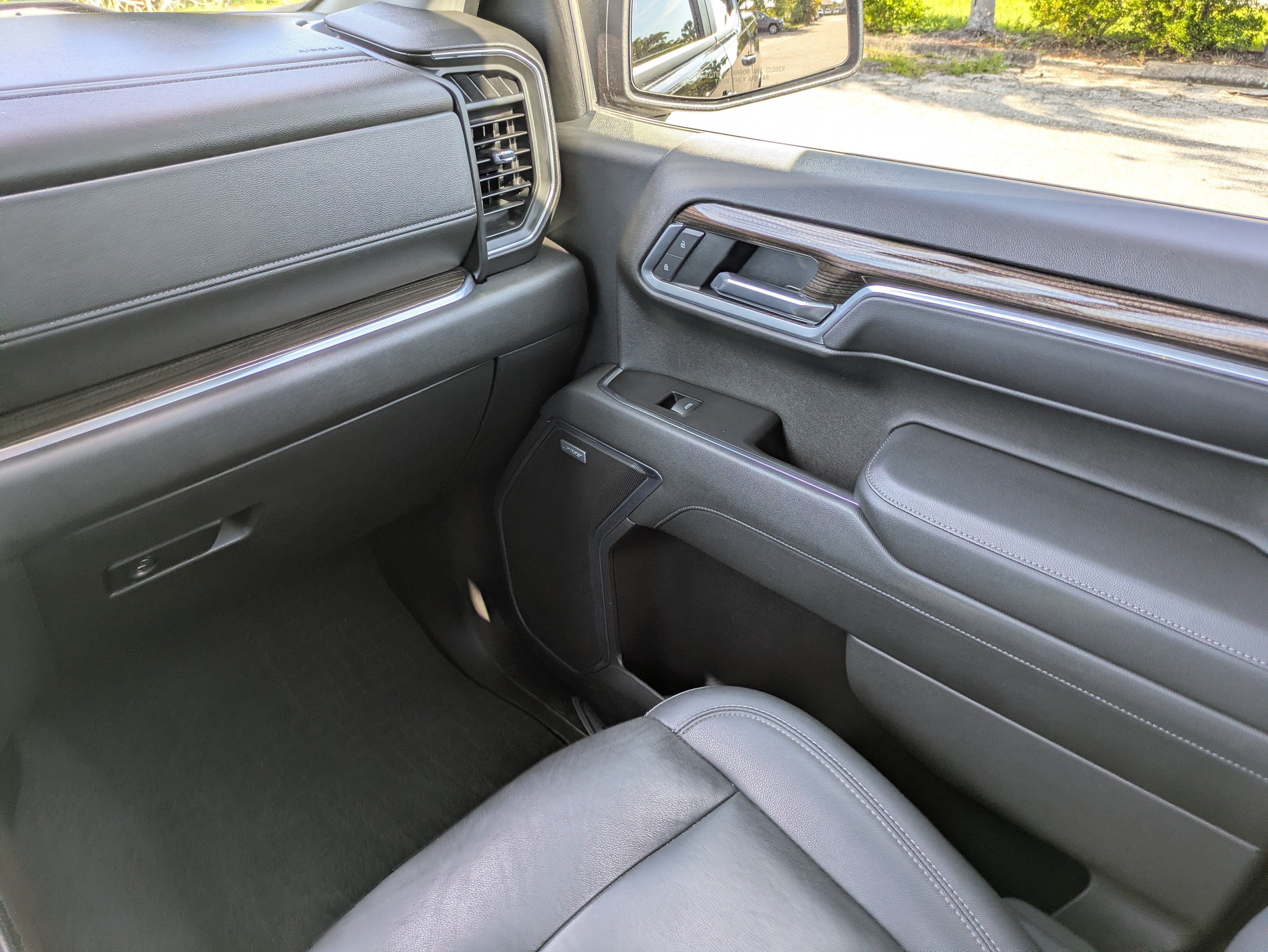 Used 2022 Chevrolet Silverado 1500 RST w/ Convenience Package II AWD/4WD image 17