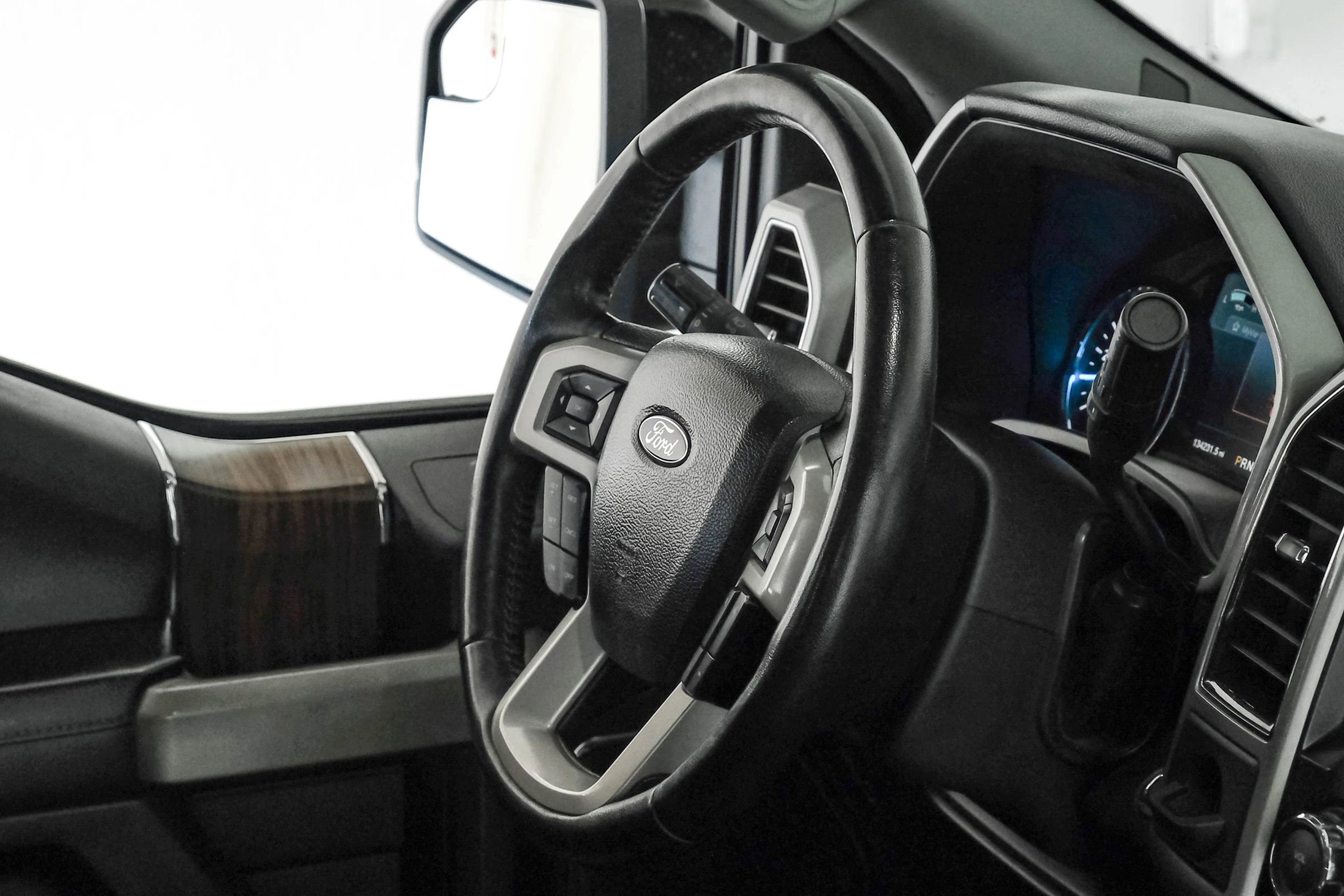 Used 2017 Ford F150 Lariat RWD image 13