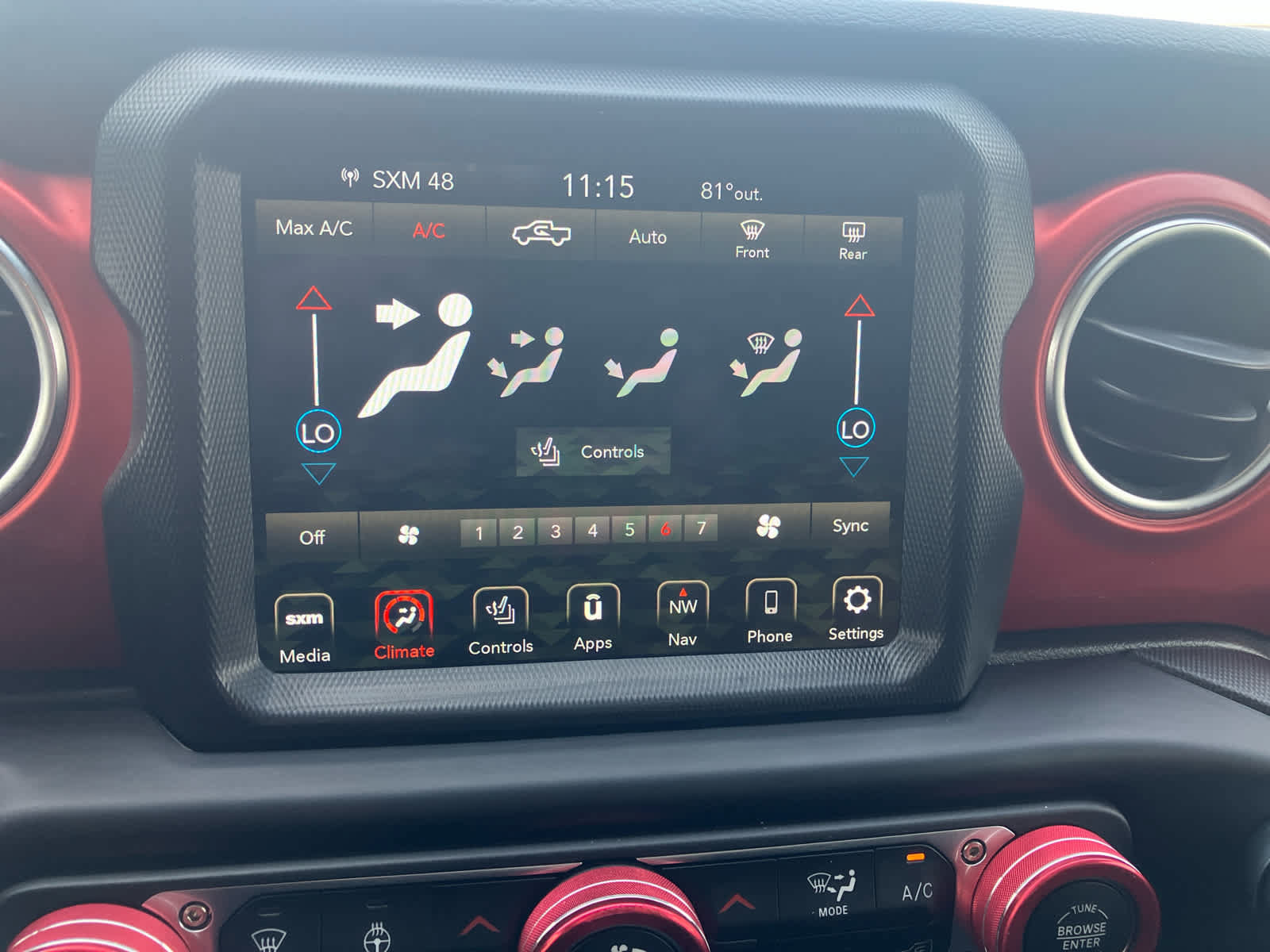 Used 2022 Jeep Gladiator Rubicon w/ Cold Weather Group AWD/4WD image 21