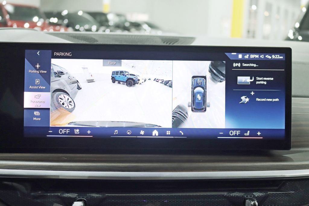 Used 2024 BMW X5 xDrive40i w/ M Sport Package image 19