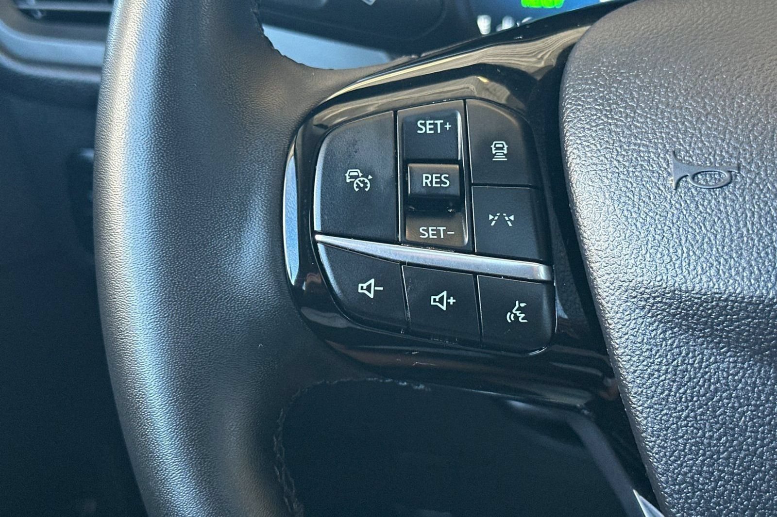 Used 2024 Ford Escape Platinum w/ Premium Technology Package AWD/4WD image 32