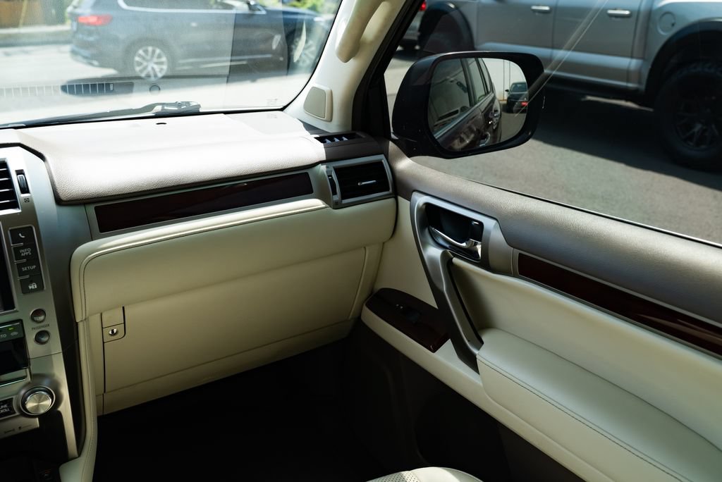 Used 2016 Lexus GX 460 Luxury AWD/4WD image 11