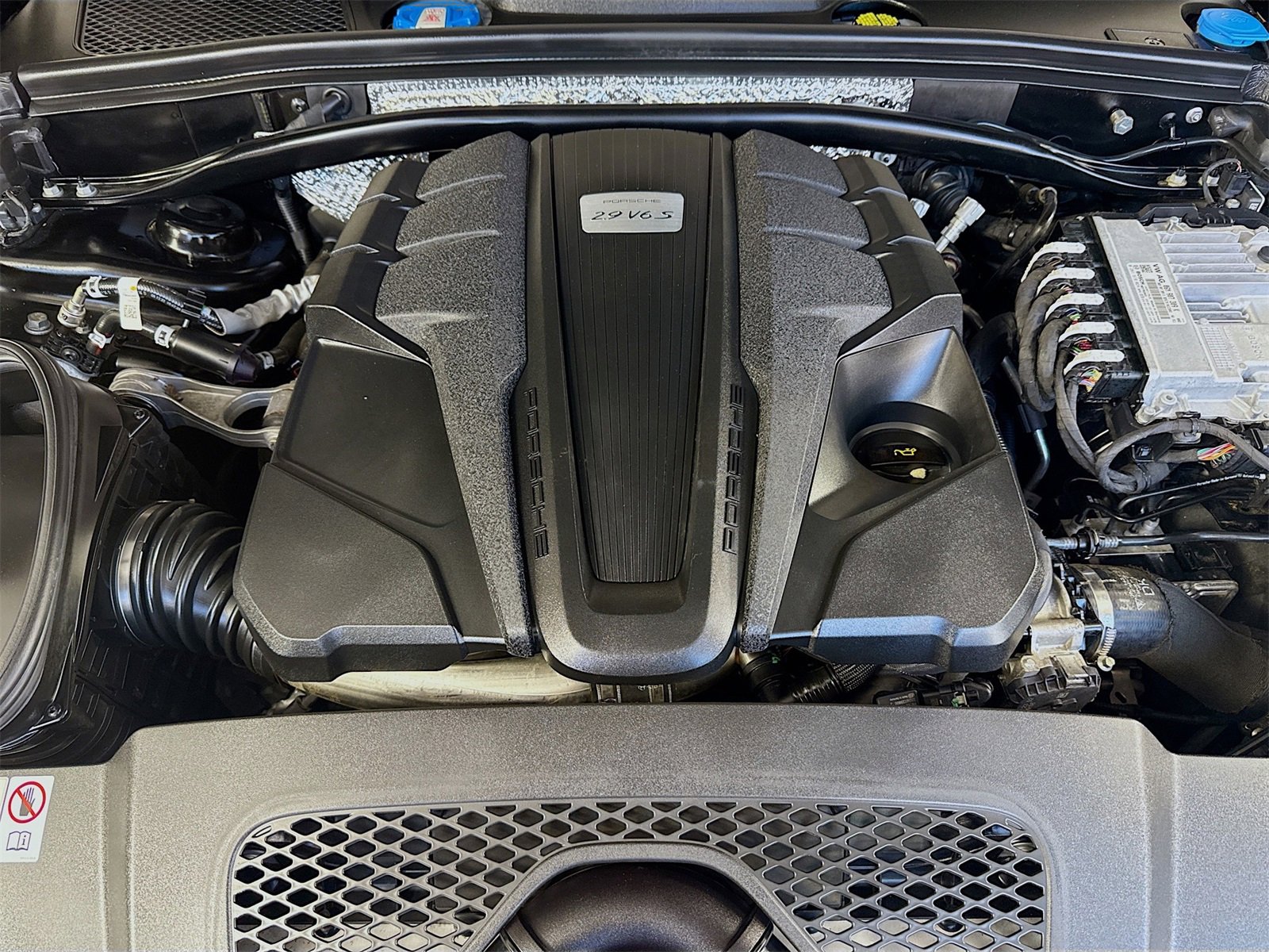 Used 2023 Porsche Macan S image 24
