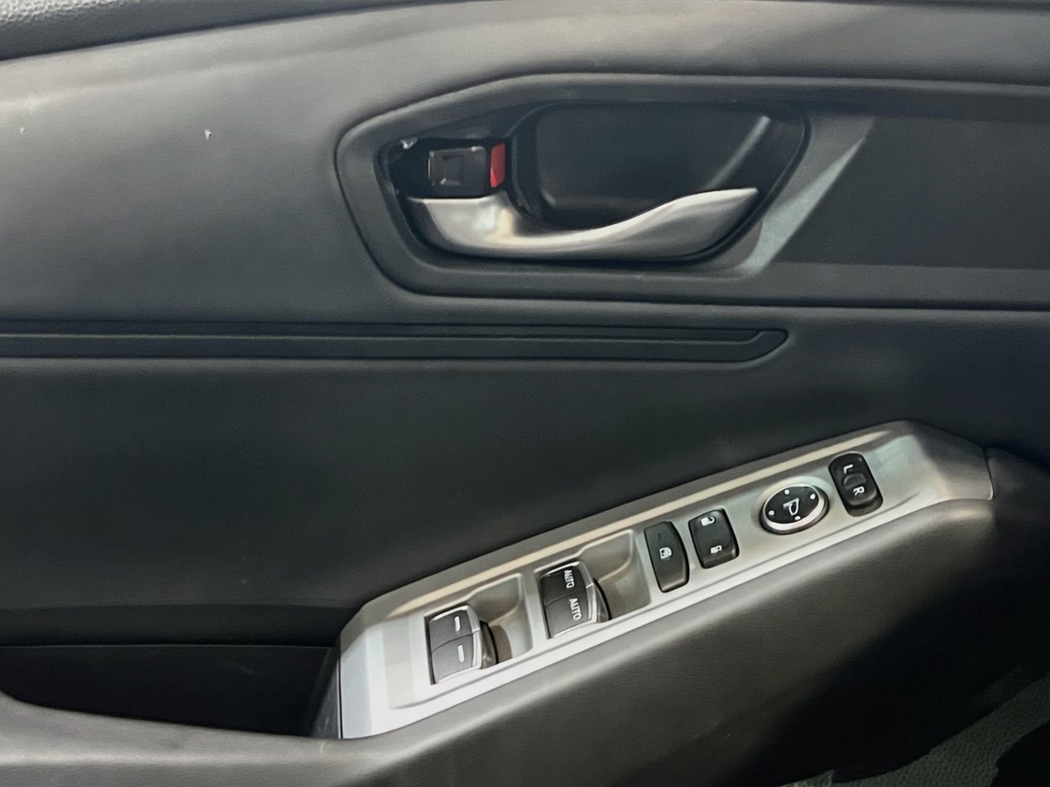 Used 2025 Honda Accord SE image 13
