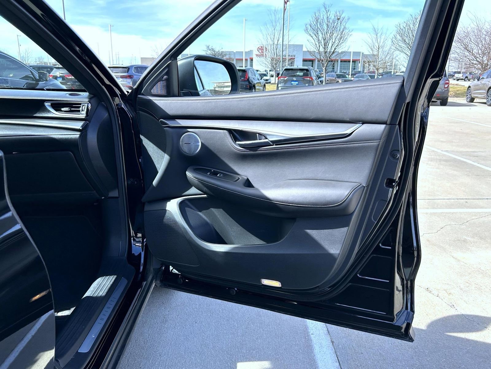 Used 2025 INFINITI QX55 Essential w/ Accent Package image 16