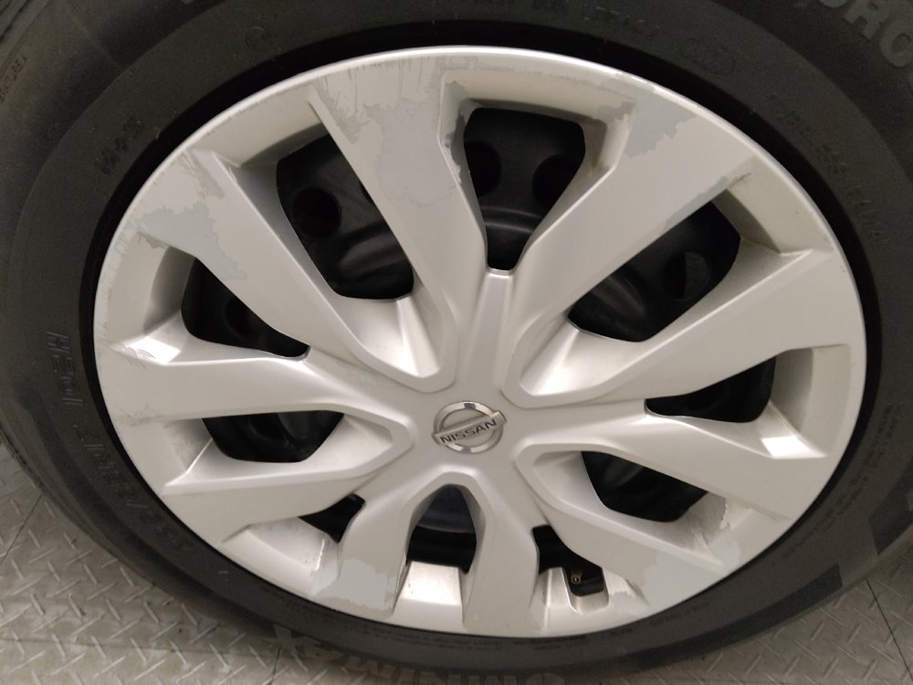 Used 2018 Nissan Rogue S image 31