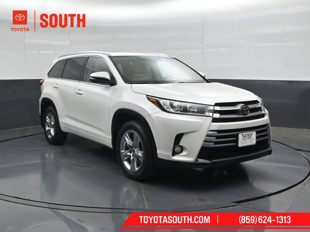 Used 2017 Toyota Highlander Limited AWD/4WD image 4