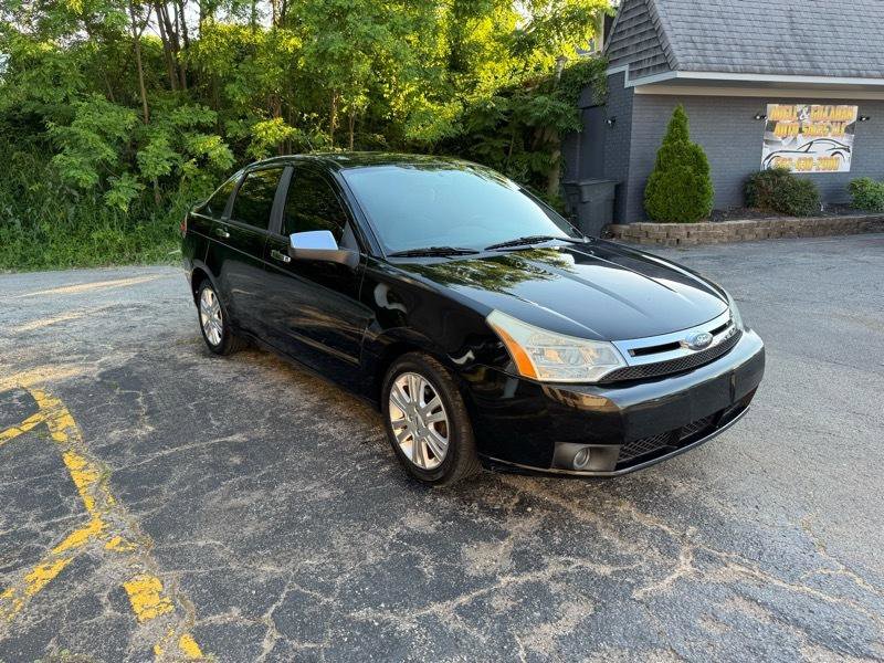 Used 2010 Ford Focus SEL FWD image 3